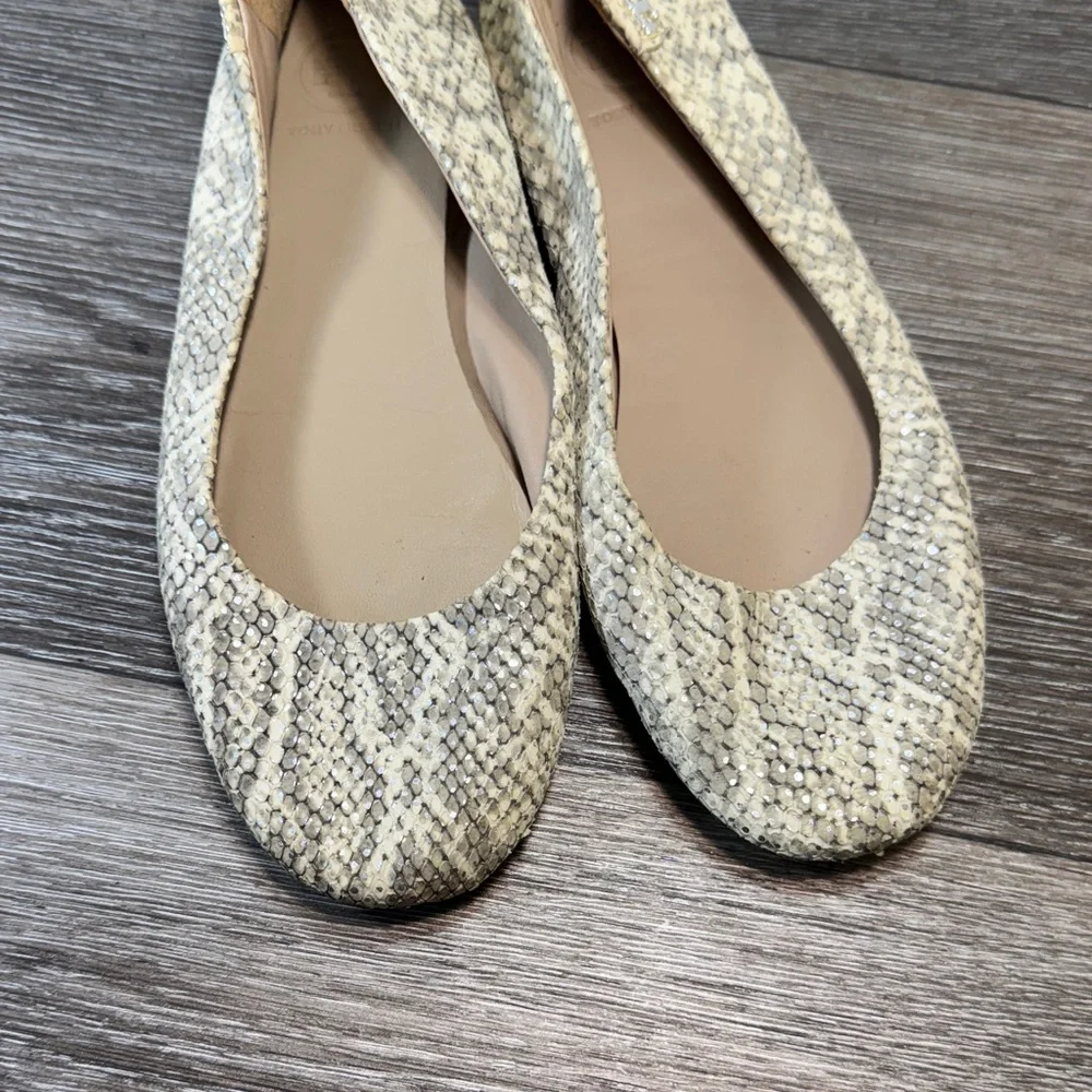 Tory Burch Snakeskin Pattern Flats size 7.5M (j124)